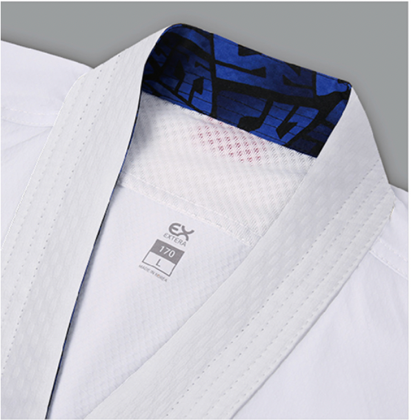 EXTERA 6 Kyorugi Uniform (hvit krage)