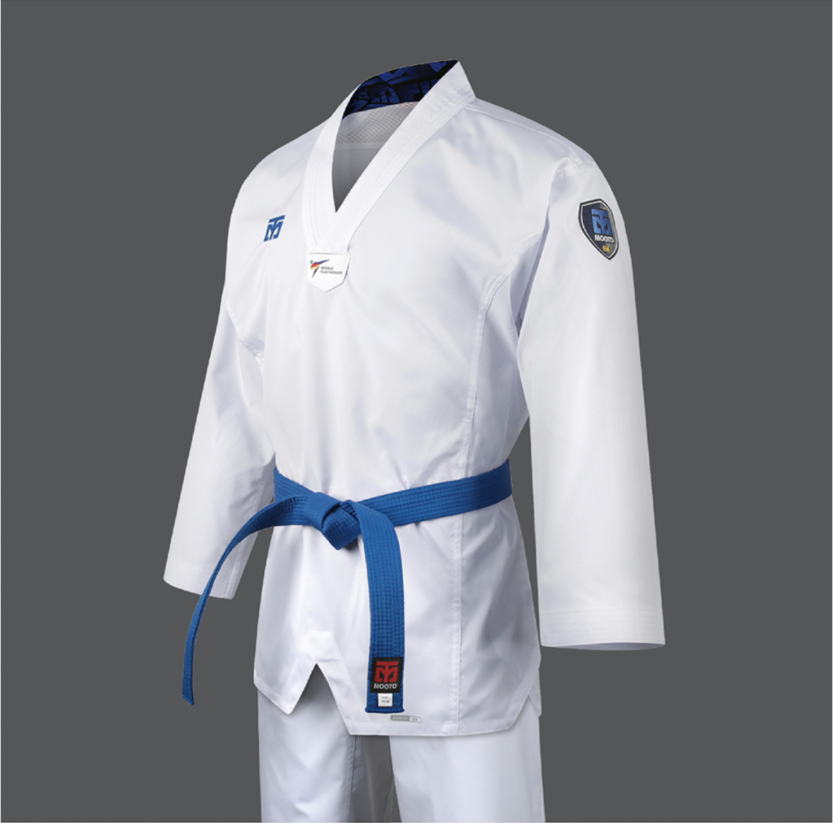 EXTERA 6 Kyorugi Uniform (hvit krage)